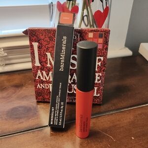 bareMinerals Red Lipstick Vibrant Classic Satin